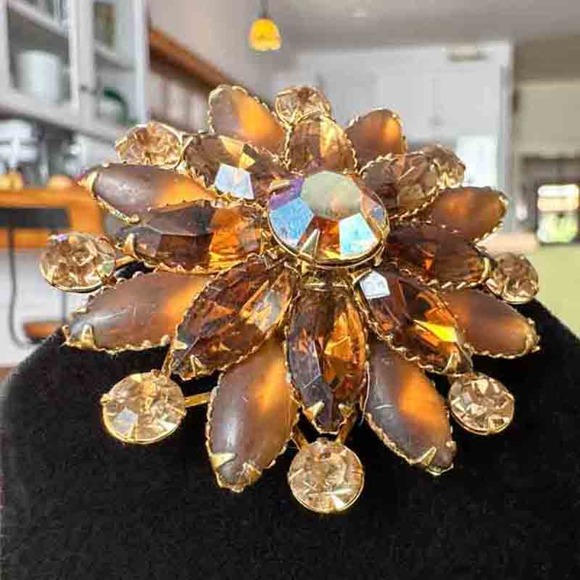 Vintage Signed Judy Lee Rhinestone Brooch Amber Aurora Borealis Star 2" c1970s - Picture 2 of 12